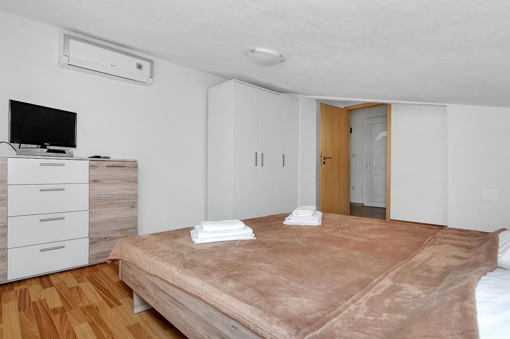 Apartmani Cico Gdinj Zewnętrze zdjęcie